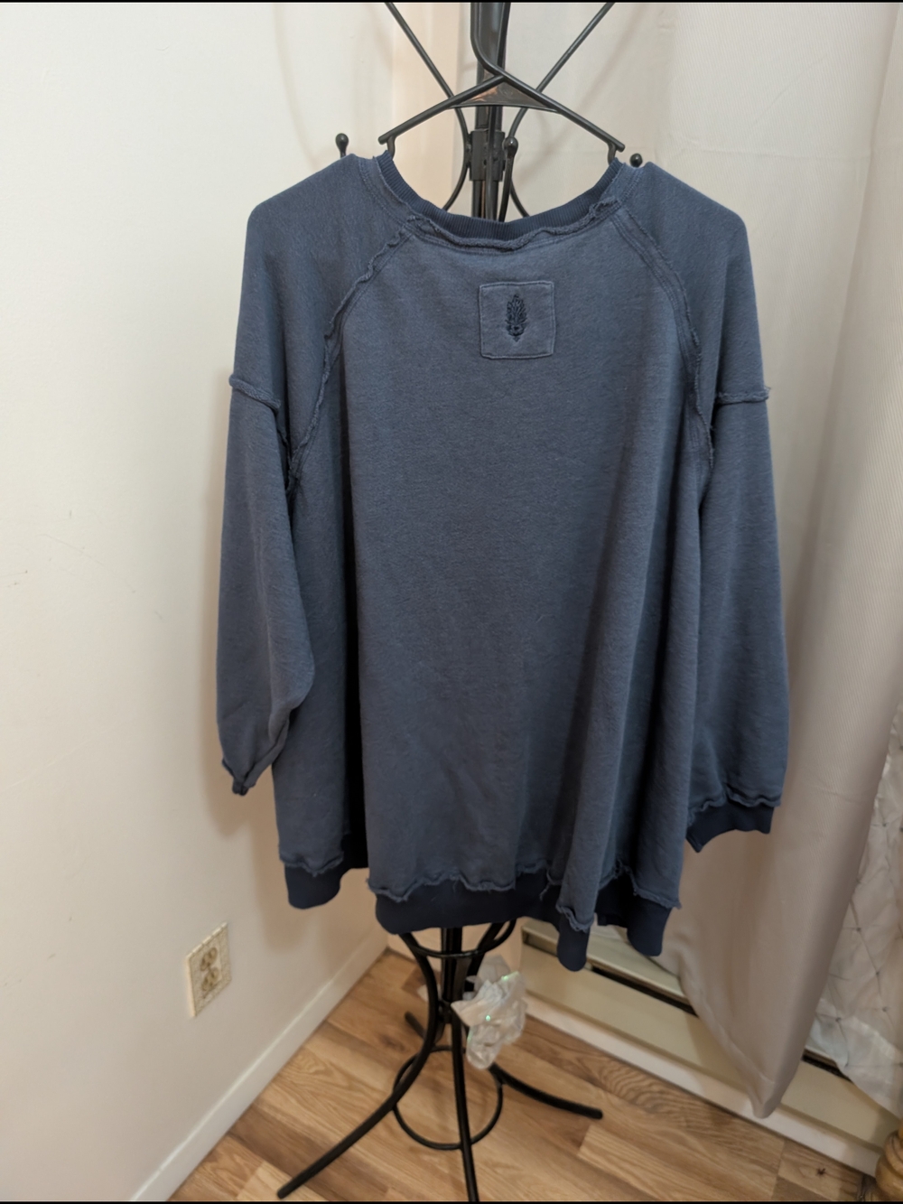 Free People Distressed Navy Blue Oversized Sweatshirt Size Small - Picture 3 of 3